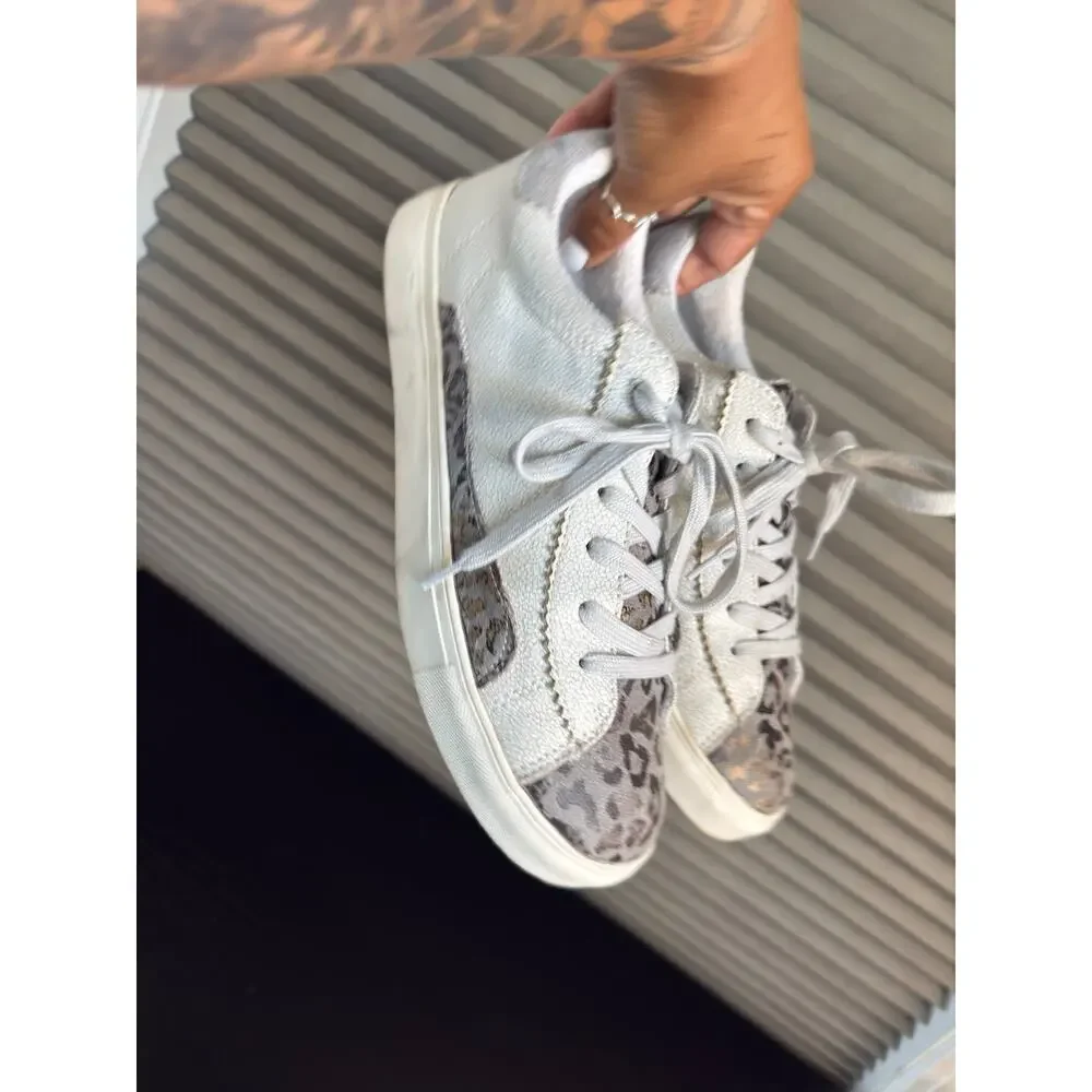 Very G Leopard Print Crackle Metallic Lace Up Sneakers Women’s Size 9.5